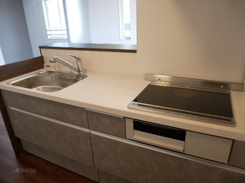 キッチン　IHクッキングヒーター３口コンロ＆グリル