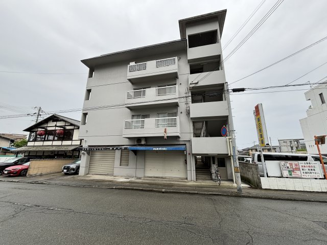 【姫路市新在家中の町のマンションの建物外観】