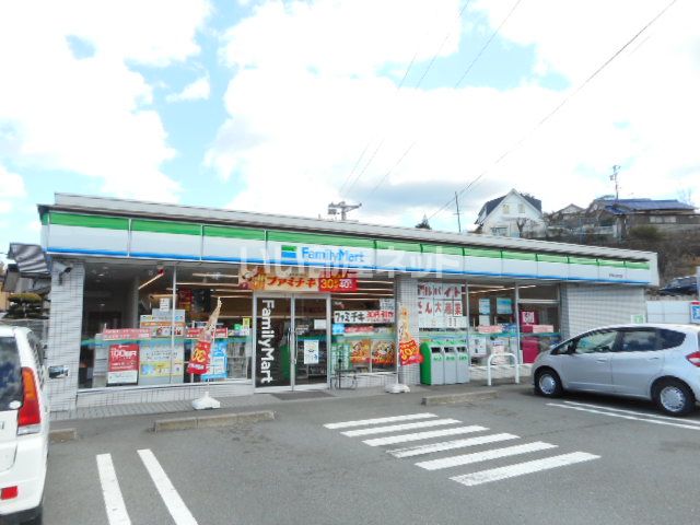 【伊勢市勢田町のアパートのコンビニ】