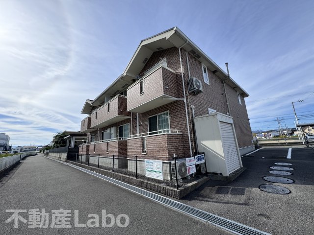 板野郡藍住町奥野のアパートの建物外観