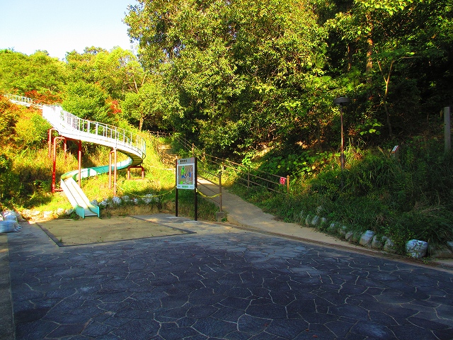 【ロマンビビール参番館の公園】