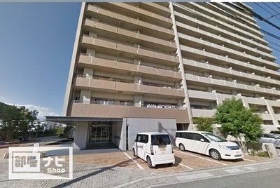 【高松市室新町のマンションの駐車場】