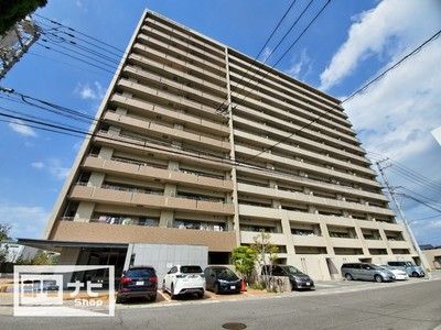 【高松市室新町のマンションの建物外観】