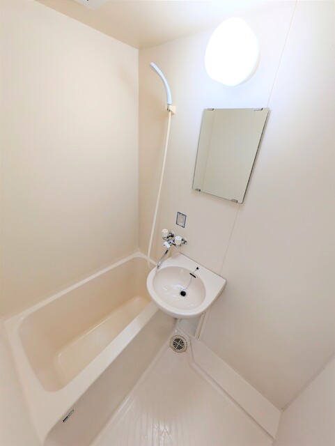 バス・シャワールーム　☆ユニットバス☆※同タイプ参考写真