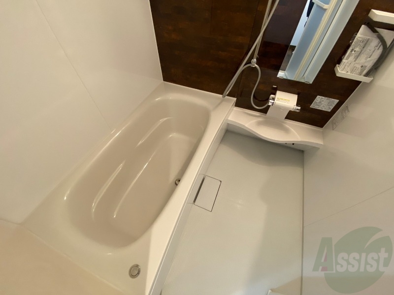 バス・シャワールーム　お風呂になります。一日の疲れを癒してくださいね。