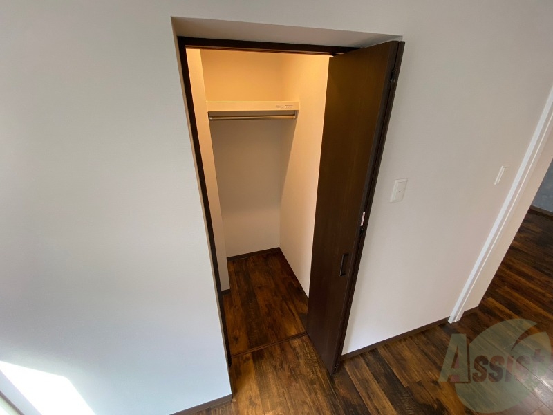 収納　寝室の収納です。部屋がすっきり片付きます。