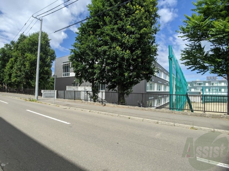 中学校　札幌市立啓明中学校（中学校）まで1632m