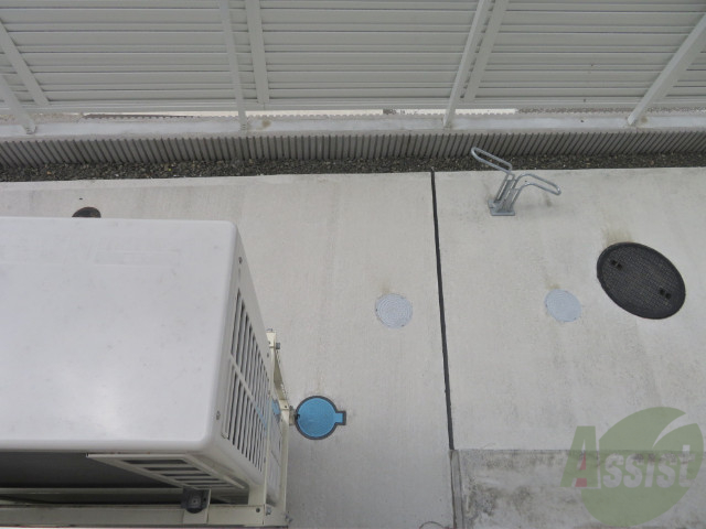 バルコニー　少し小さくても洗濯物はちゃんと外に干せますよ。