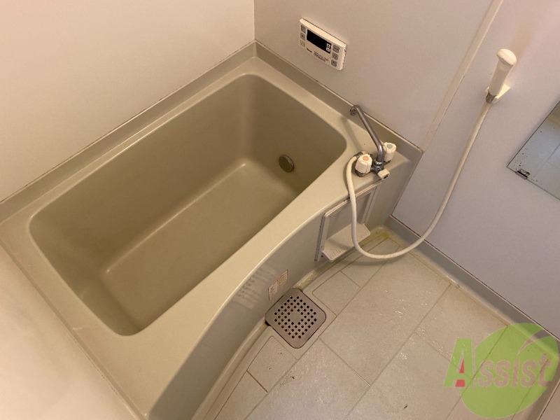 バス・シャワールーム　追い焚き機能が付いているのでいつでも温かいお風呂に入れますよ