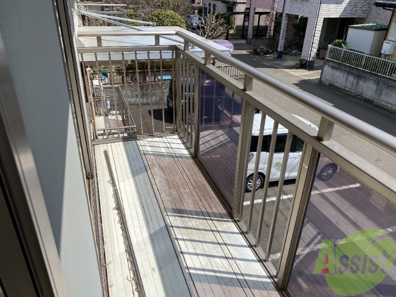 バルコニー　バルコニーは幅もしっかりあって洗濯物がはかどりそうですね。