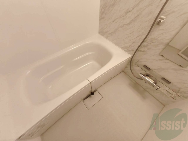 バス・シャワールーム　お風呂になります。一日の疲れを癒してくださいね。