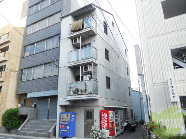 建物外観　コンクリート打ちっぱなしでお洒落です！