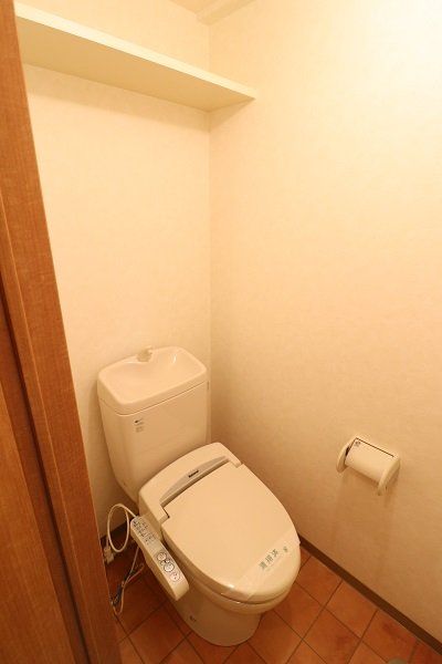 トイレ　※代表タイプの写真のため実際と異なる場合がございます