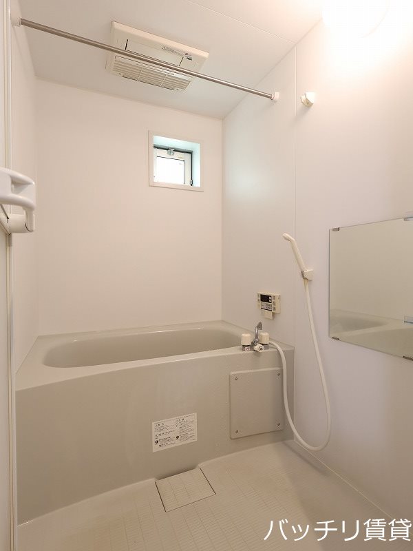 バス・シャワールーム　同室タイプ掲載のため、現況を優先します。