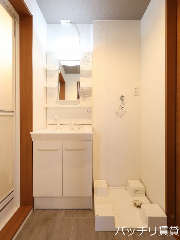 洗面設備　同室タイプ掲載のため、現況を優先します。