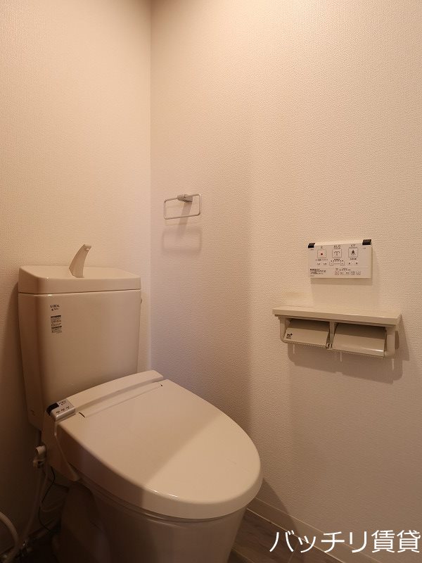 トイレ　同室タイプ掲載のため、現況を優先します。