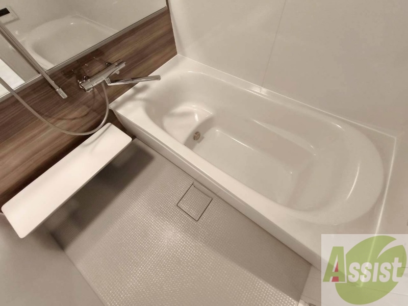 バス・シャワールーム　お風呂になります。一日の疲れを癒してくださいね。