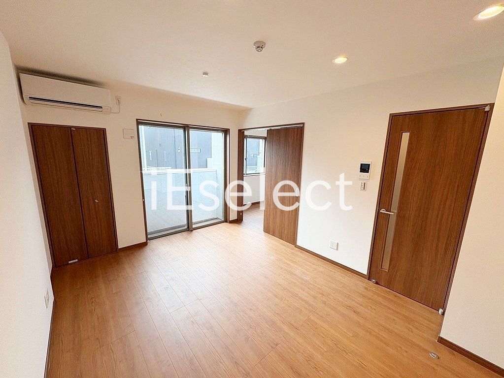 居室・リビング　広々開放的なリビングです♪