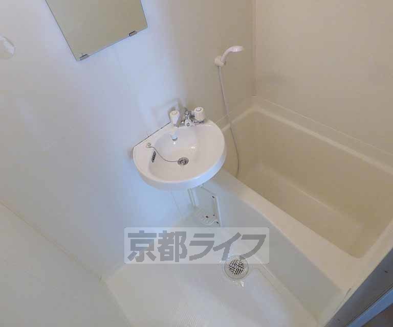 バス・シャワールーム　お風呂場です。