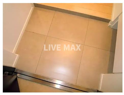 玄関　2025年12月中旬リノベーション完了予定！（フロアタイル上