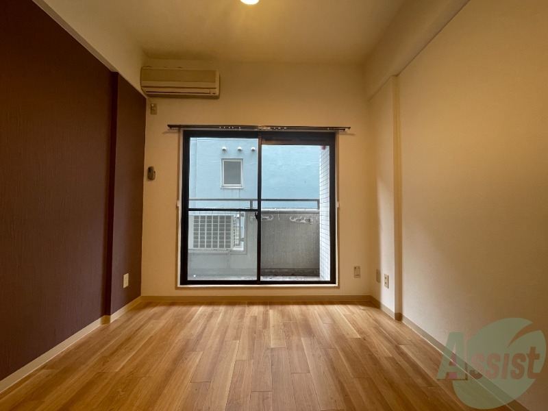 居室・リビング　こちら生活のメインになる洋室になります。