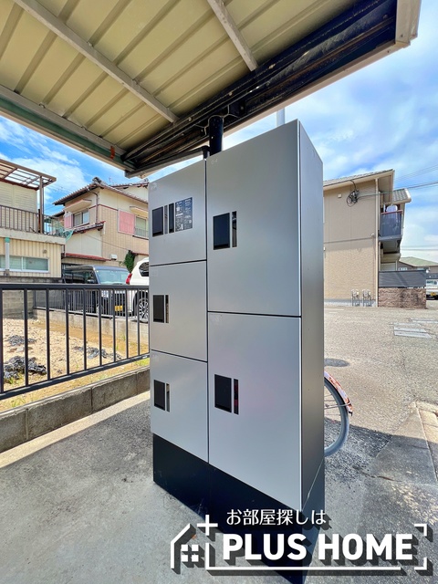 エントランス　宅配ボックス完備☆