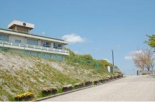 中学校　加東市立東条中学校（中学校）まで1962m