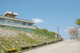 中学校　加東市立東条中学校（中学校）まで1979m