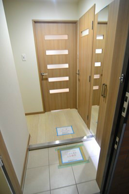 玄関　大きいシューズボックスもついてますので靴の収納もバッチリ！！