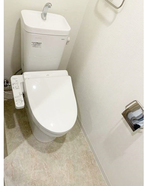 トイレ　嬉しい温水洗浄便座♪