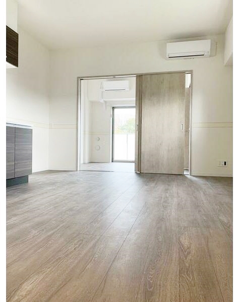 居室・リビング　開放感のあるゆったりとしたお部屋です♪