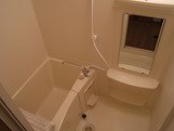 バス・シャワールーム　清潔感のあるお風呂です♪