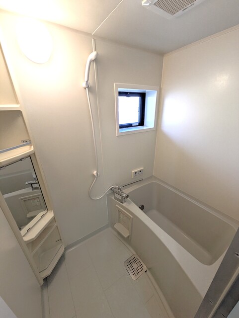 バス・シャワールーム　追焚機能付きのバスルーム☆