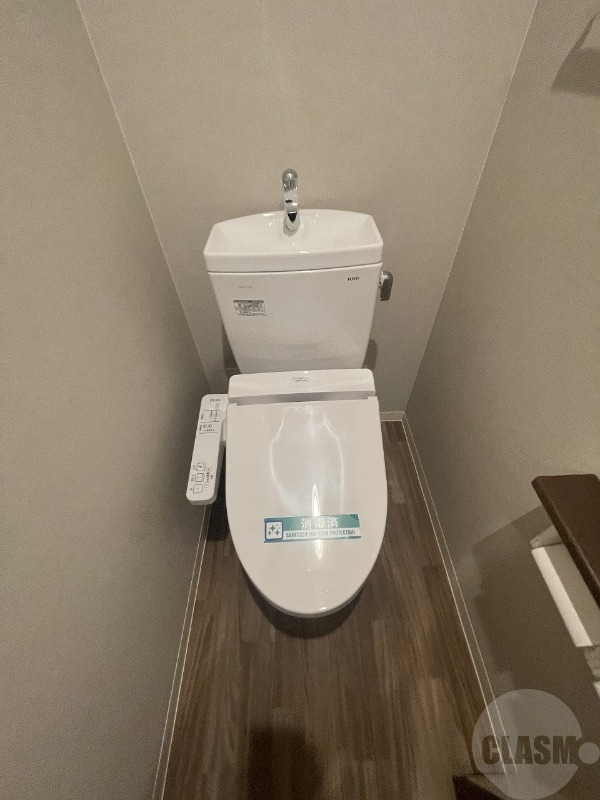 トイレ　ウォシュレット付きです