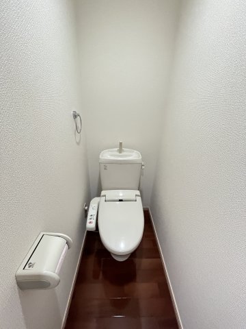 トイレ　別部屋の写真の為現況優先とさせて頂きます。