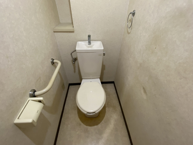 トイレ　落ち着いたトイレです