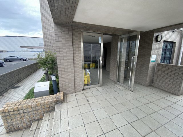 エントランス　毎日通るエントランスはこのようになっています