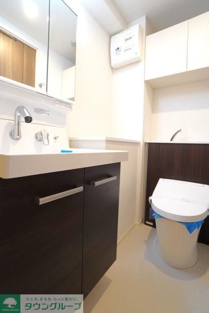 トイレ　※写真は同タイプ住戸です。