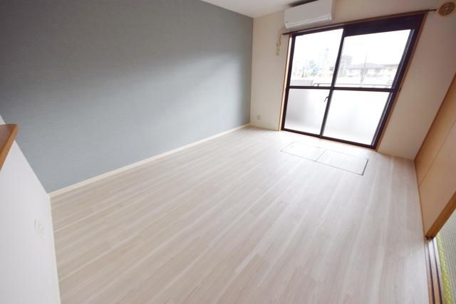 その他部屋・スペース　★南向きで明るいリビングです★