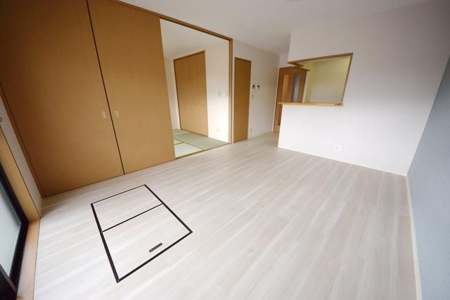 居室・リビング　★１２帖のひろびろしたリビングです★