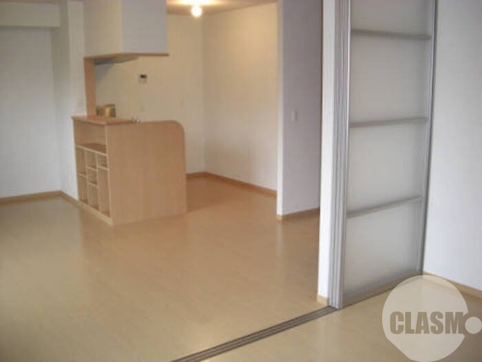 居室・リビング　フローリングだからお掃除が楽♪