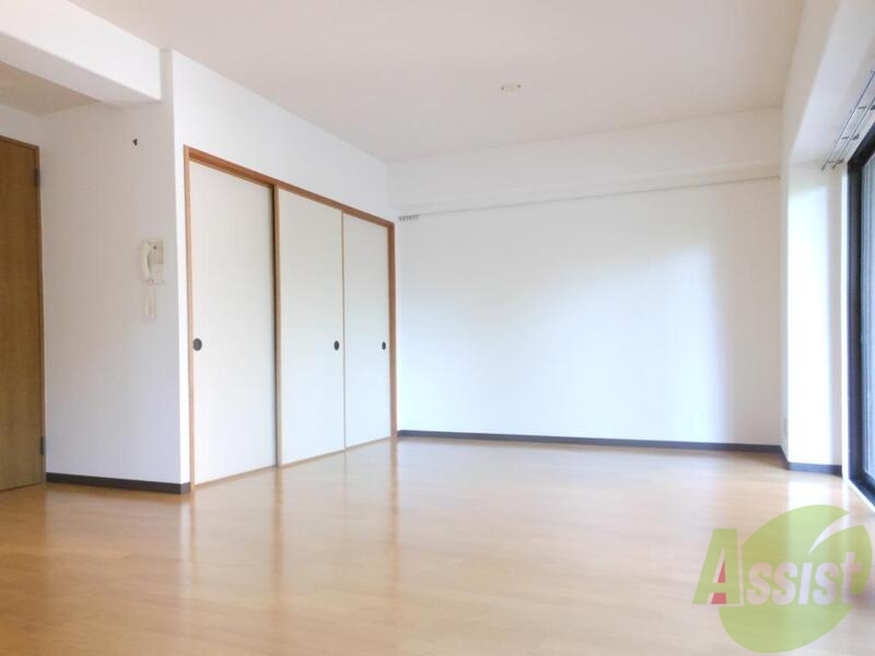 居室・リビング　明るいリビングです