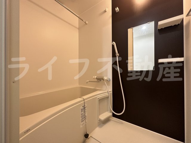 バス・シャワールーム　コンパクトで使いやすいお風呂です