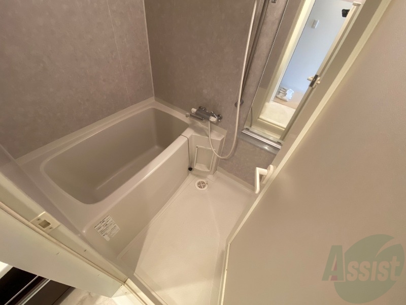 バス・シャワールーム　お風呂になります。一日の疲れを癒してくださいね。