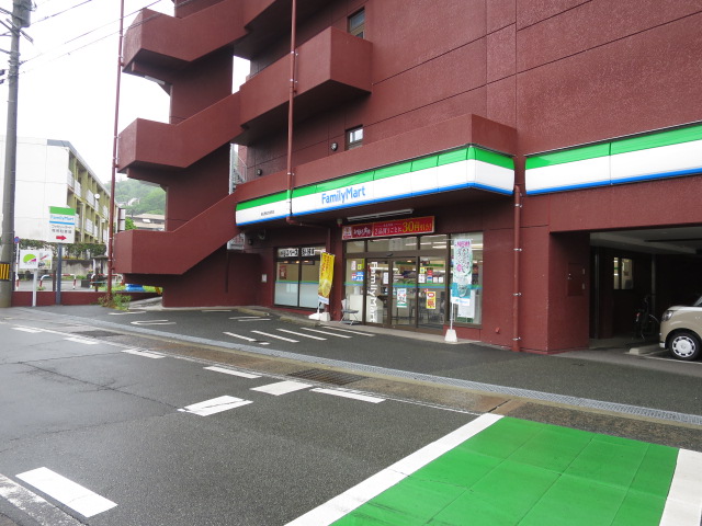コンビニ　ファミリーマート 朝日野総合病院店（コンビニ）まで342m