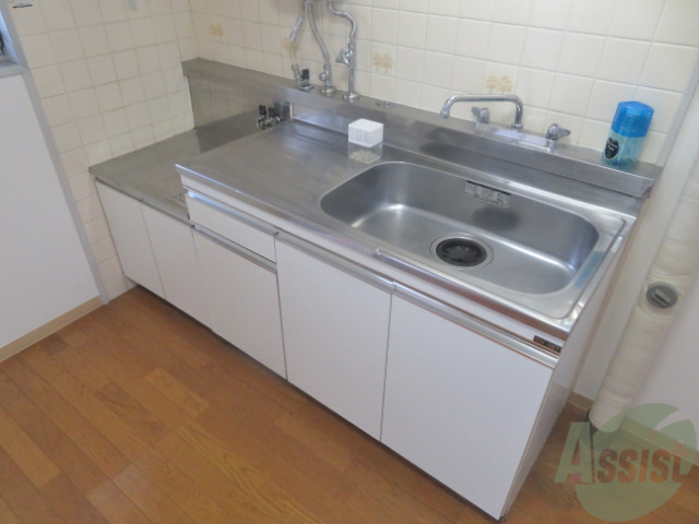 キッチン　キッチンには調理スペースもありますよ！お料理がはかどりそう。