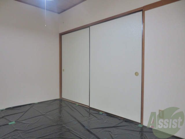 収納　大きめの収納がありますので、お布団なんかもしまえますよ。