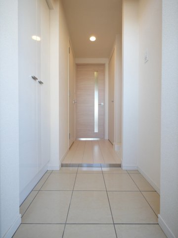 玄関　きれいな内装です