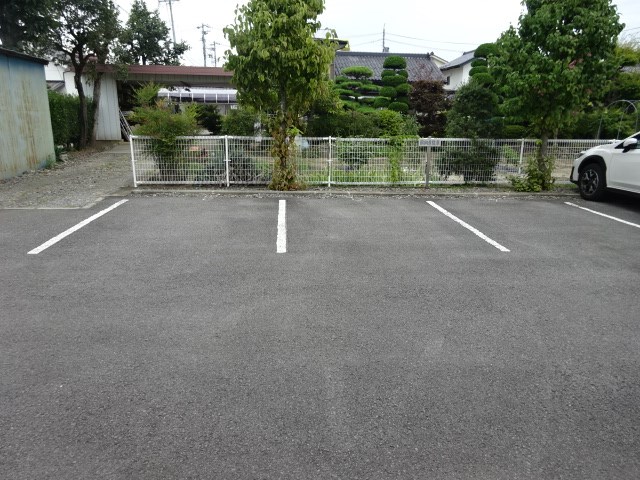 駐車場　※101号室の写真です(参考)
