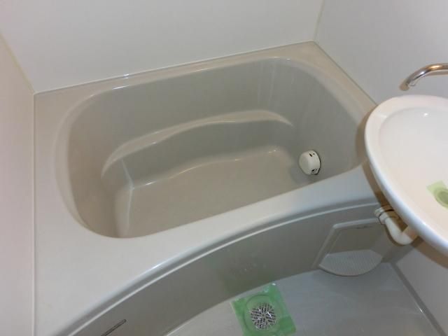 バス・シャワールーム　きれいなバスルーム